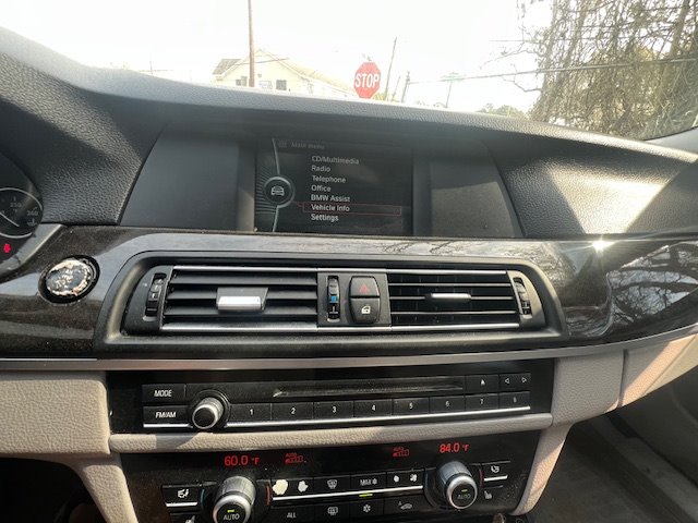 2011 BMW MDX 528i photo