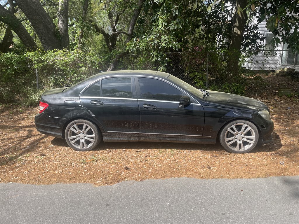 2011 Mercedes-Benz C-Class C300 Luxury photo