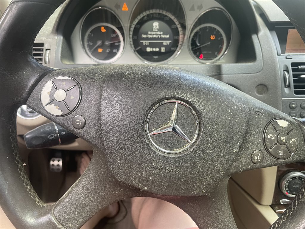 2011 Mercedes-Benz C-Class C300 Luxury photo
