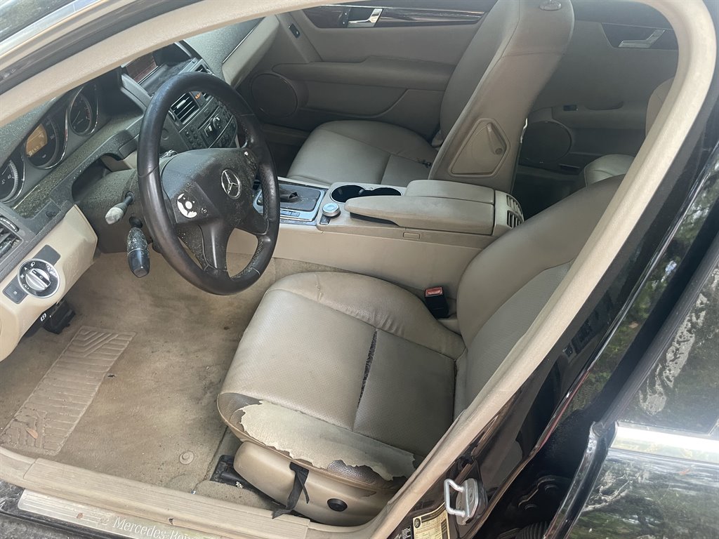 2011 Mercedes-Benz C-Class C300 Luxury photo