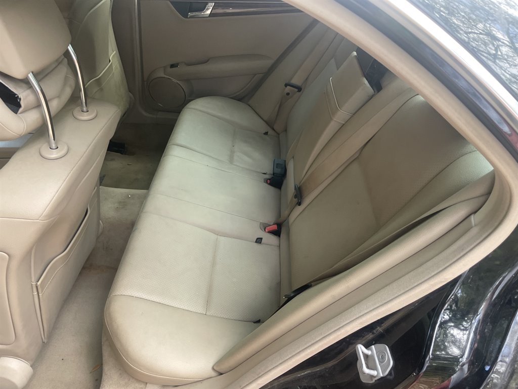 2011 Mercedes-Benz C-Class C300 Luxury photo