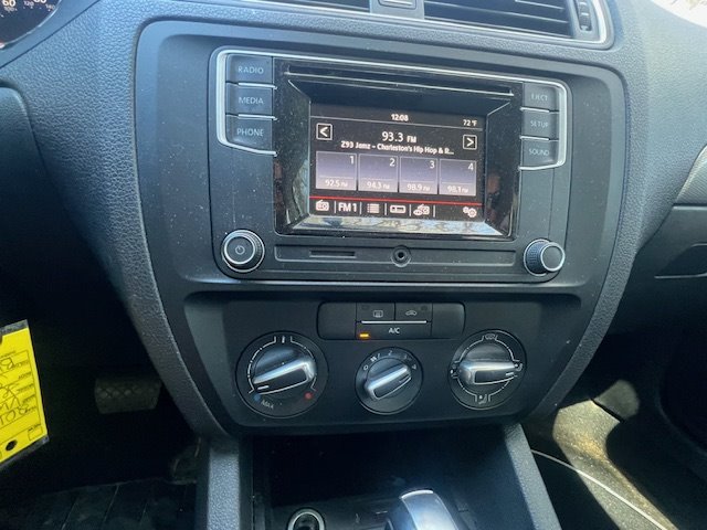 2017 Volkswagen Jetta - $2,995