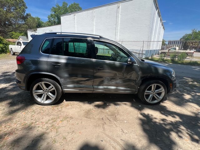 2016 Volkswagen Tiguan S photo