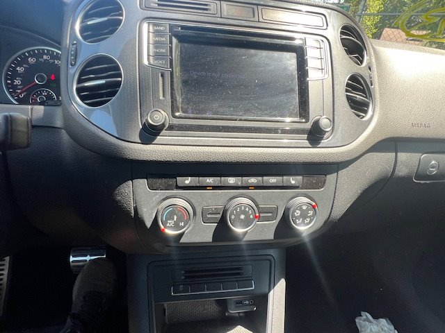 2016 Volkswagen Tiguan S photo