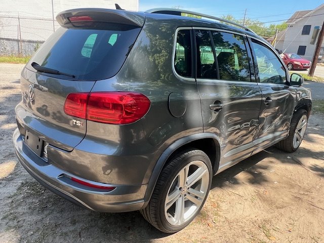 2016 Volkswagen Tiguan S photo