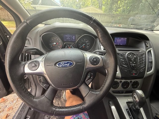 2013 Ford Focus - $2,995