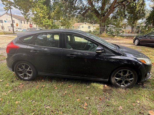 2013 Ford Focus - $2,995