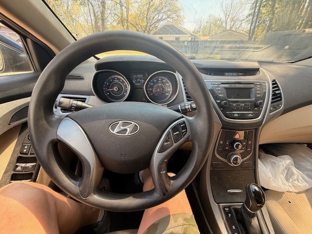2016 Hyundai Elantra - $2,995