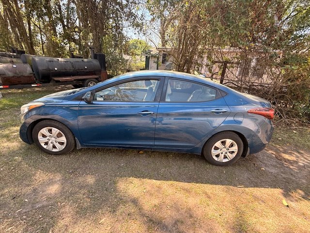 2016 Hyundai Elantra - $2,995