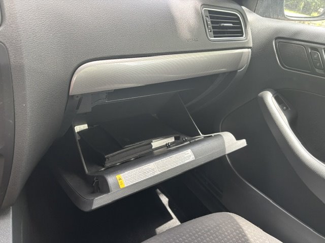 2016 Volkswagen Jetta - $3,995