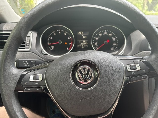 2016 Volkswagen Jetta - $3,995