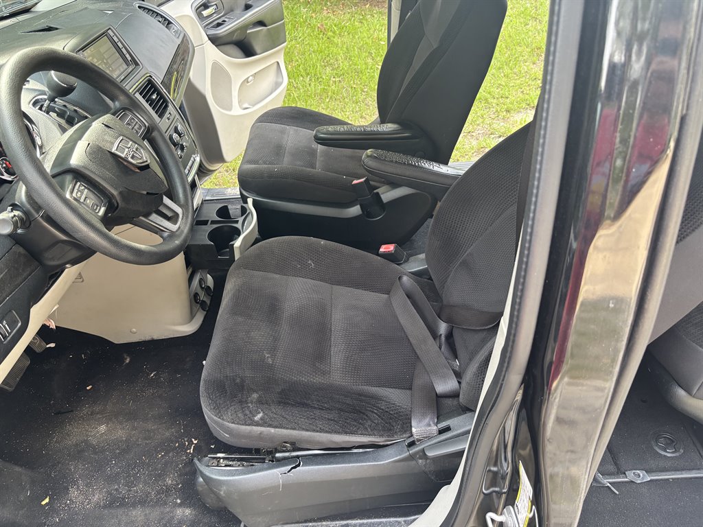 2018 Dodge Grand Caravan - $4,995