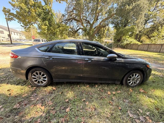2016 Ford Fusion - $3,495
