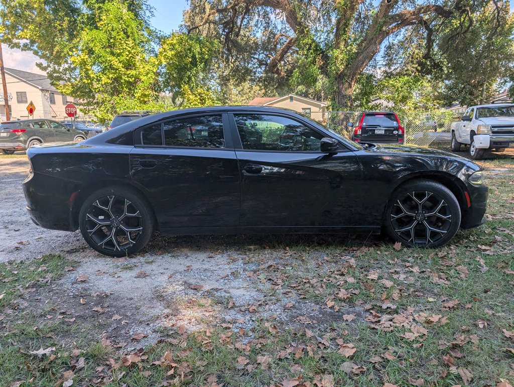 2016 Dodge Charger - $5,995