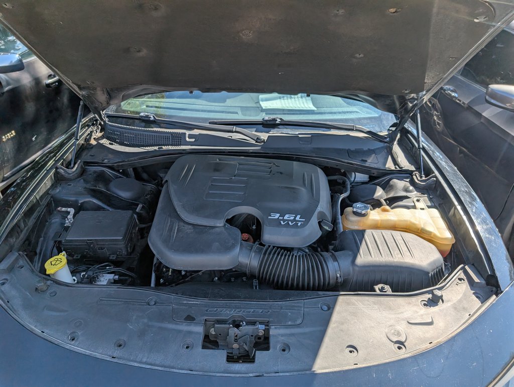 2016 Dodge Charger - $5,995