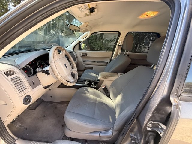 2010 Ford Escape - $2,995