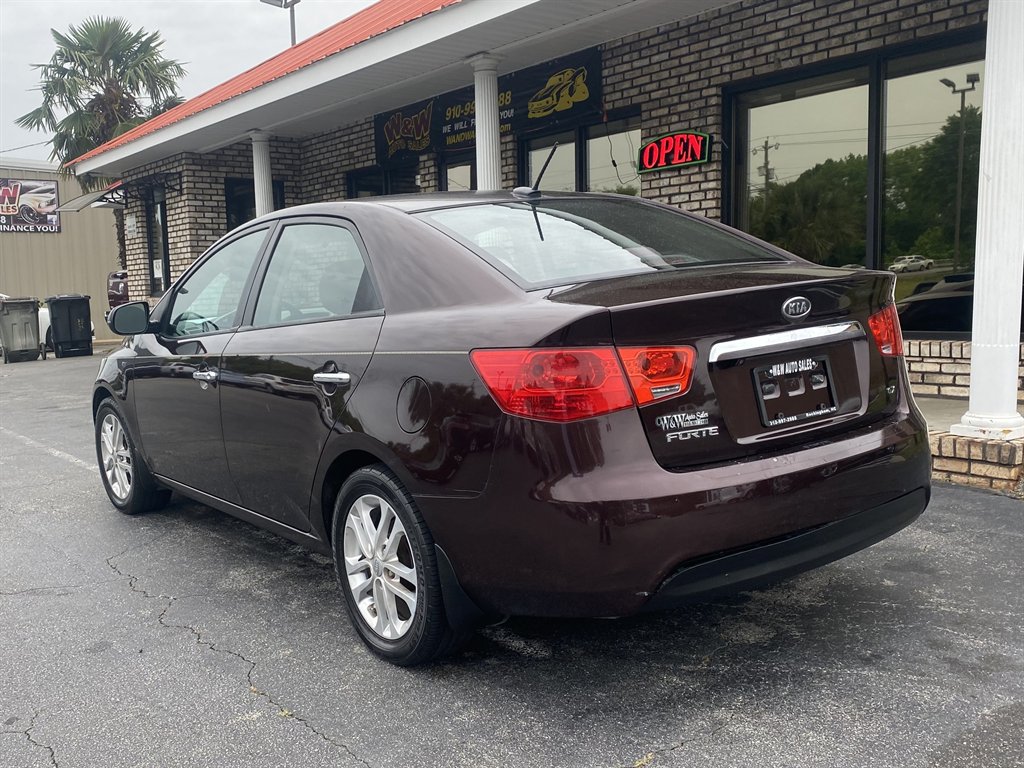 2011 Kia Forte EX photo