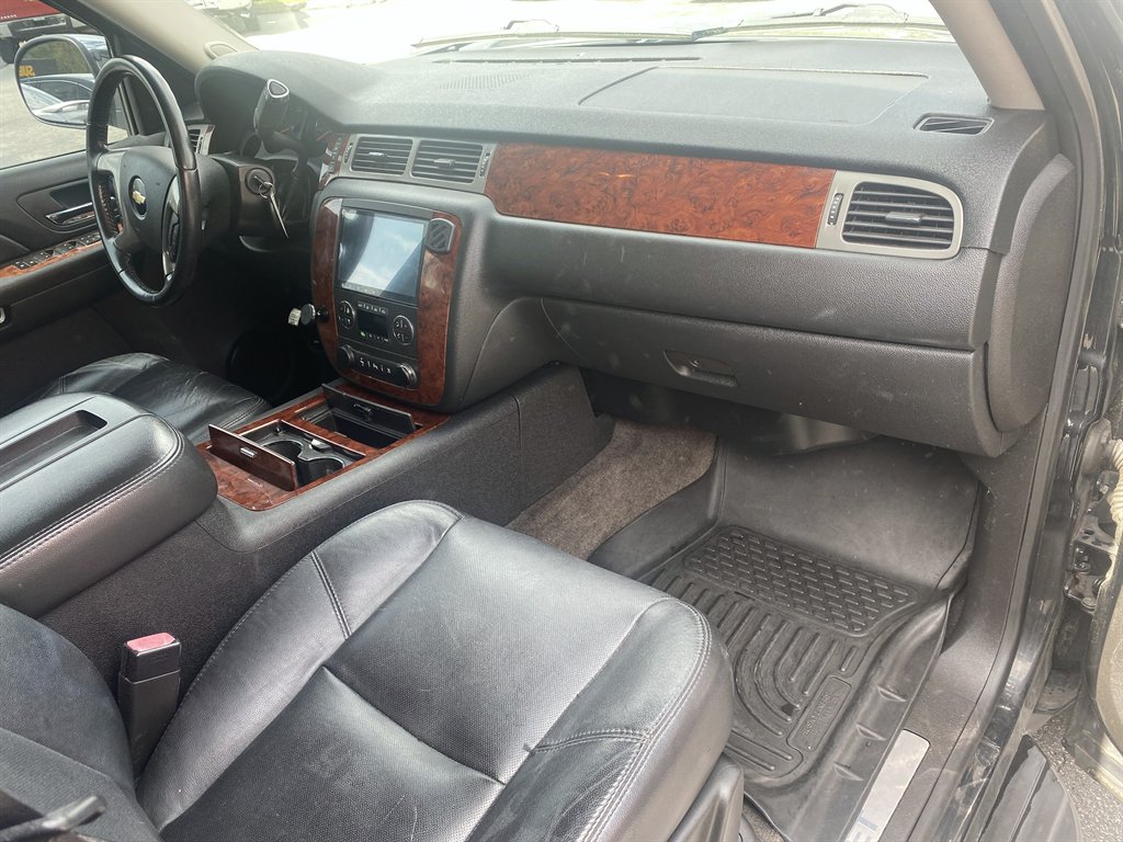 2009 Chevrolet Avalanche LTZ photo
