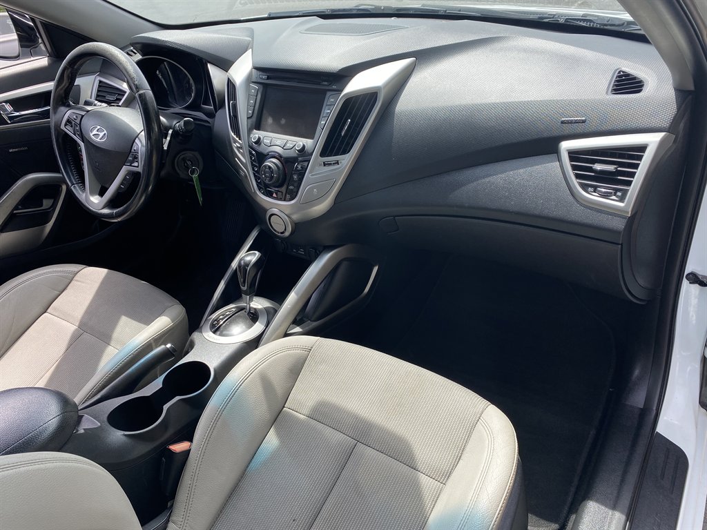 2014 Hyundai Veloster photo