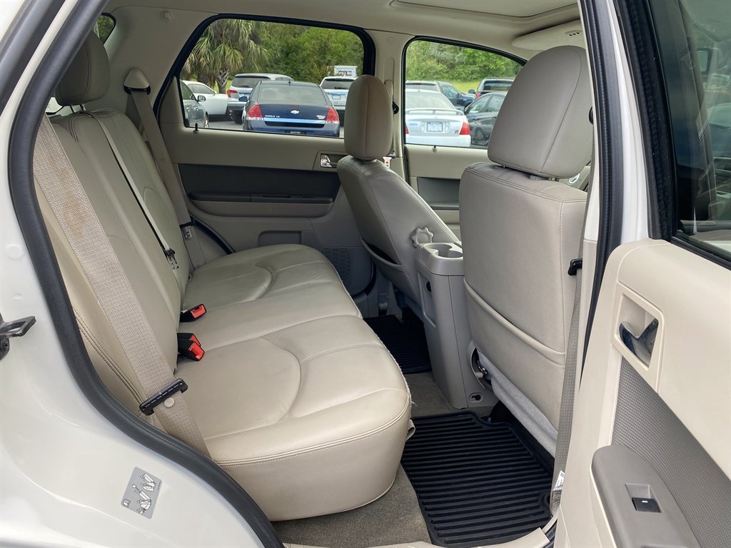2010 Mercury Mariner Premier V6 photo
