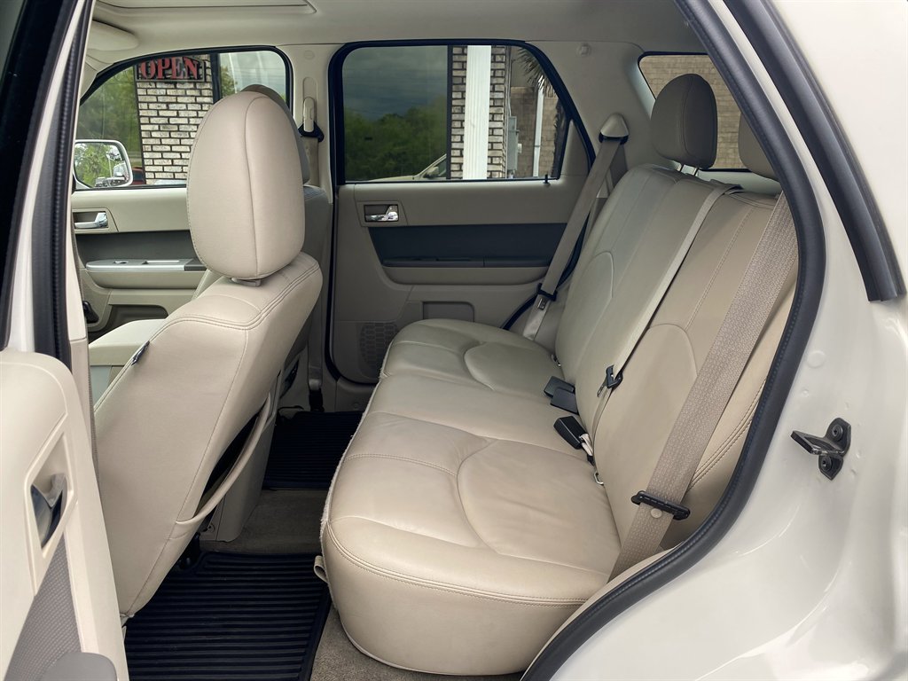 2010 Mercury Mariner Premier V6 photo