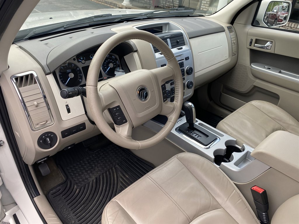 2010 Mercury Mariner Premier V6 photo