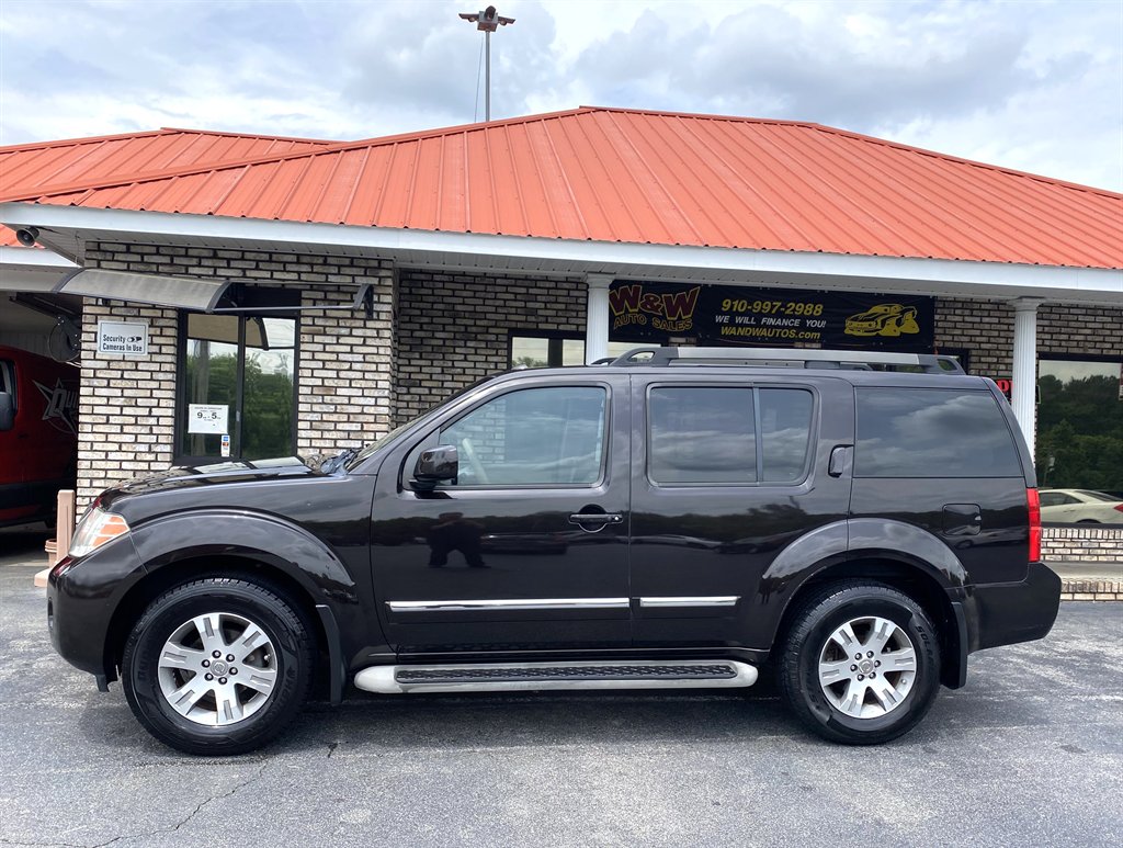 2011 Nissan Pathfinder S photo