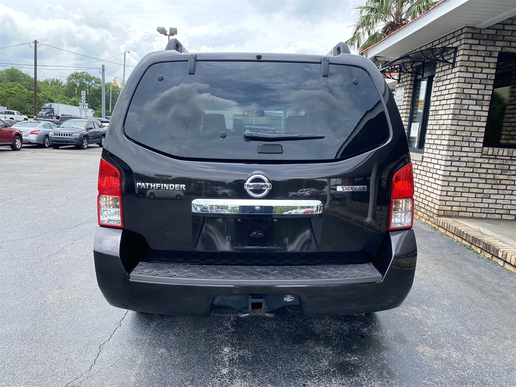 2011 Nissan Pathfinder S photo