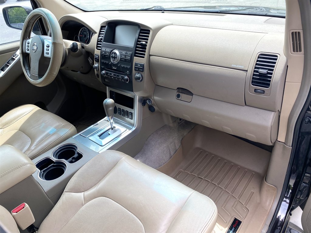 2011 Nissan Pathfinder S photo