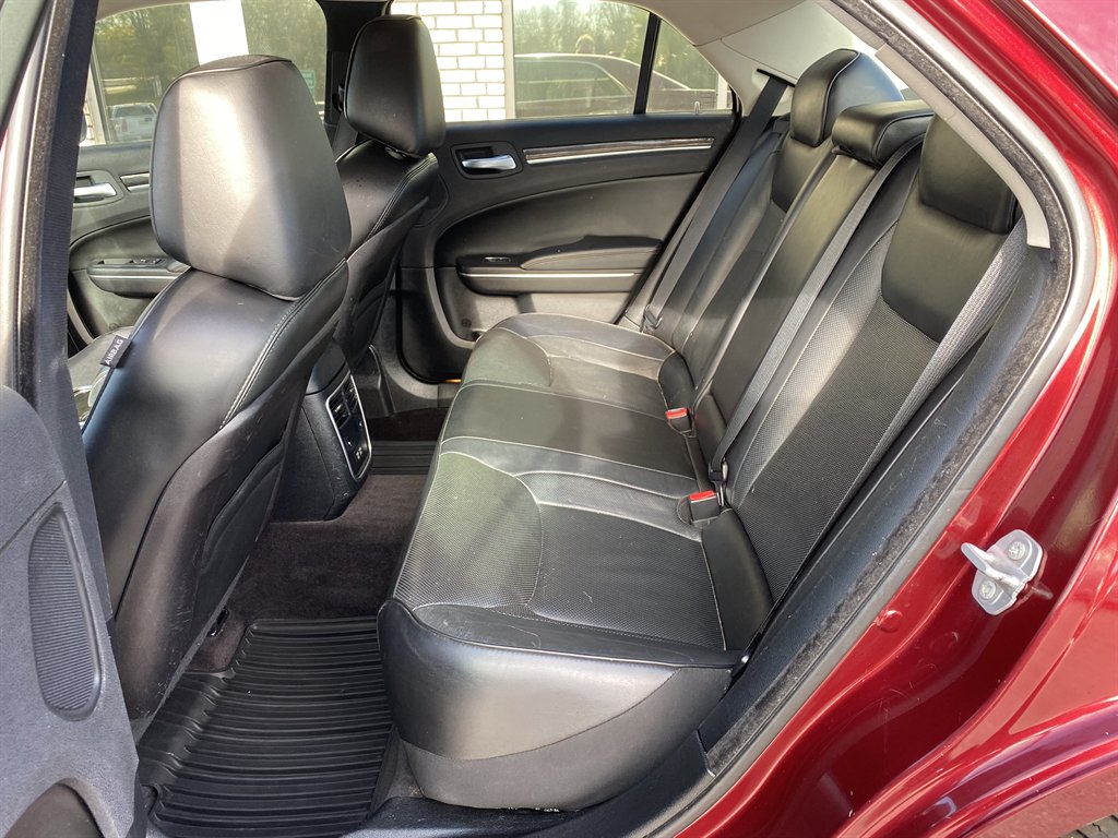 2017 Chrysler 300 - $13,995