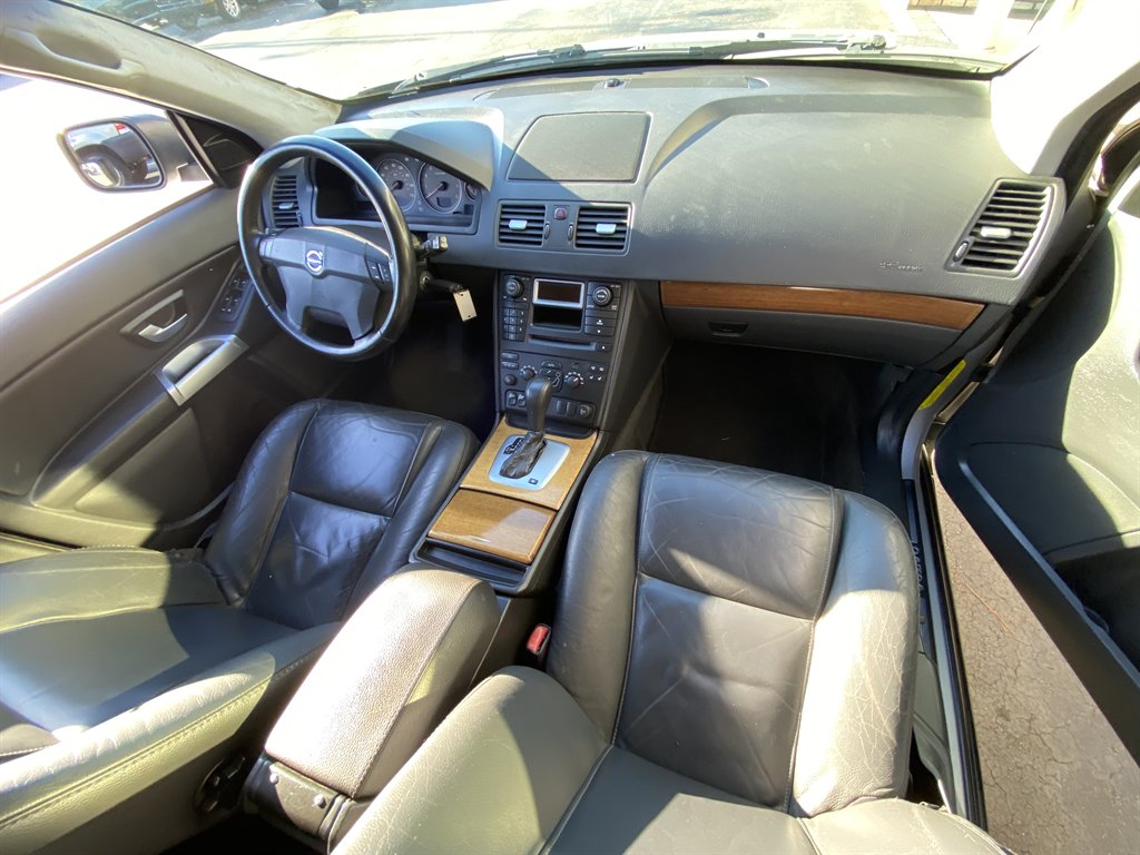 2006 Volvo XC90 - $8,695