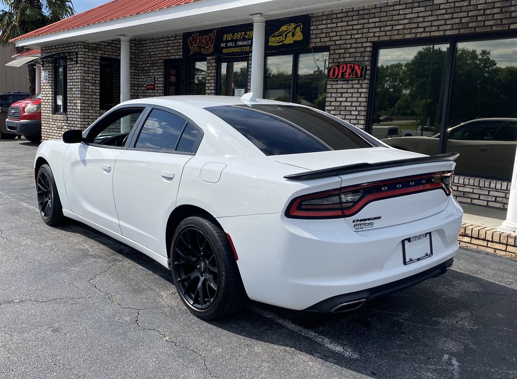 2016 Dodge Charger - $14,995