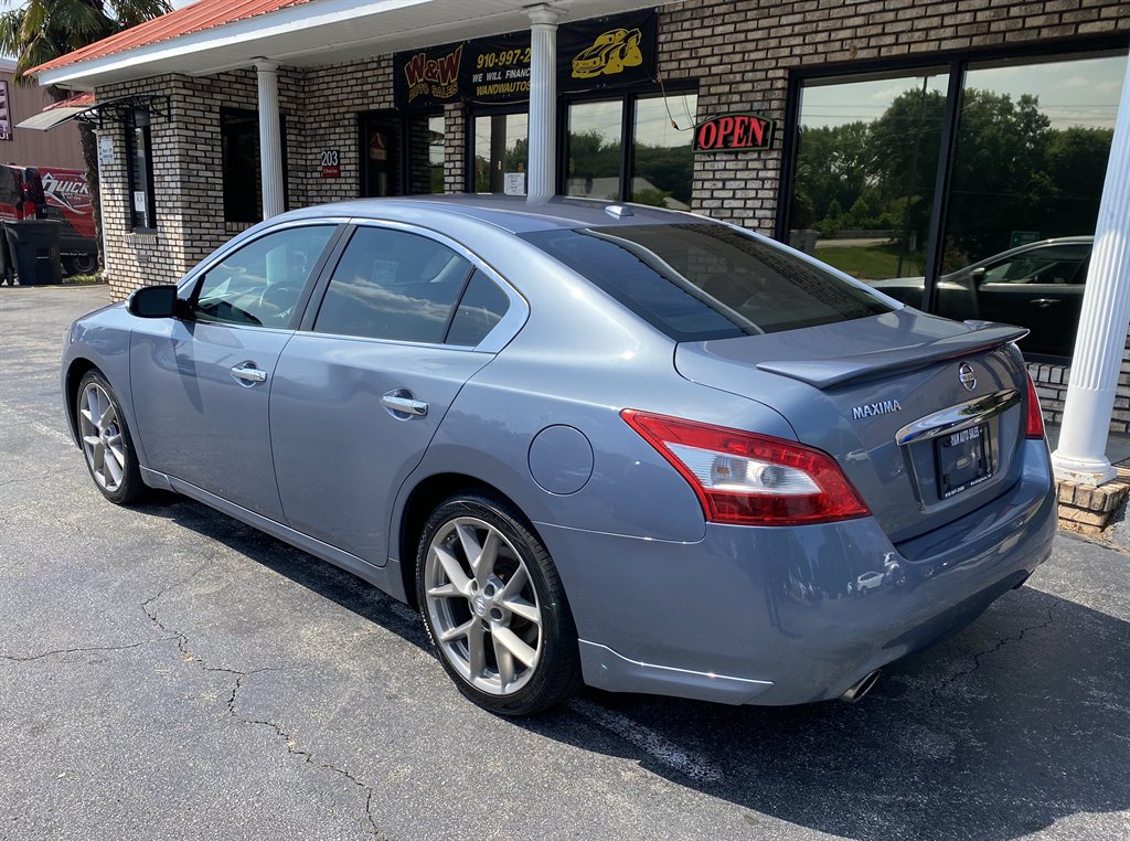 2011 Nissan Maxima - $10,500