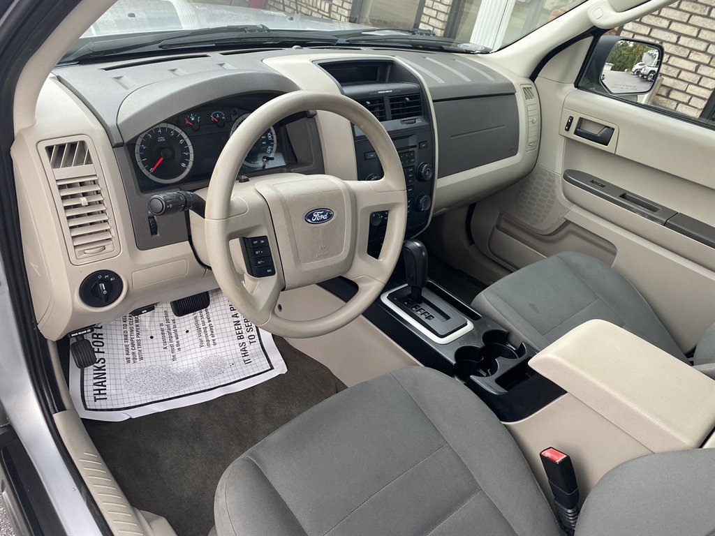 2010 Ford Escape - $7,995