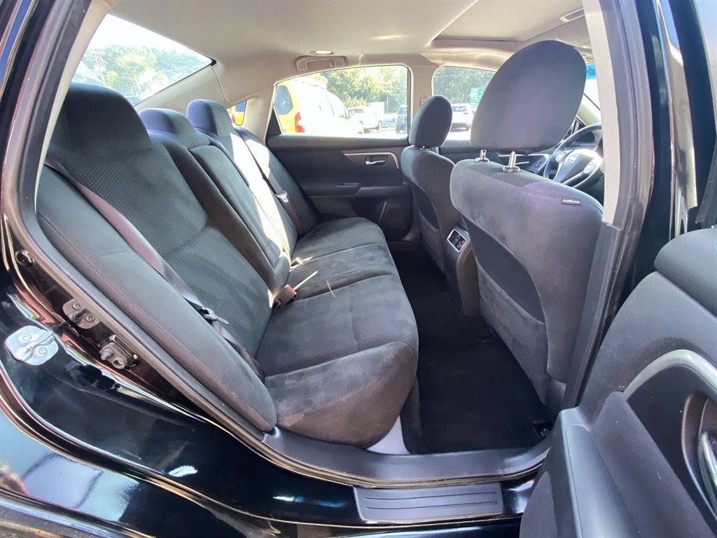 2015 Nissan Altima - $9,995