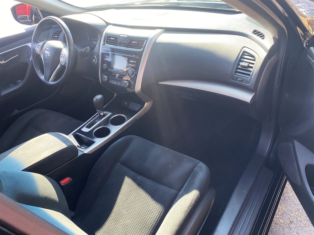 2015 Nissan Altima - $9,995
