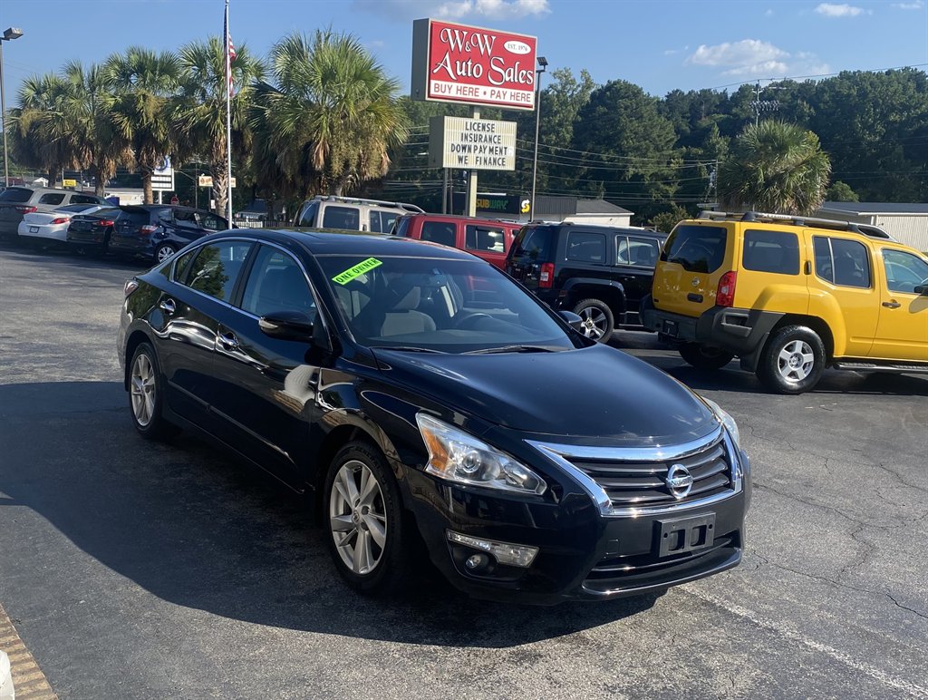 2015 Nissan Altima - $9,995