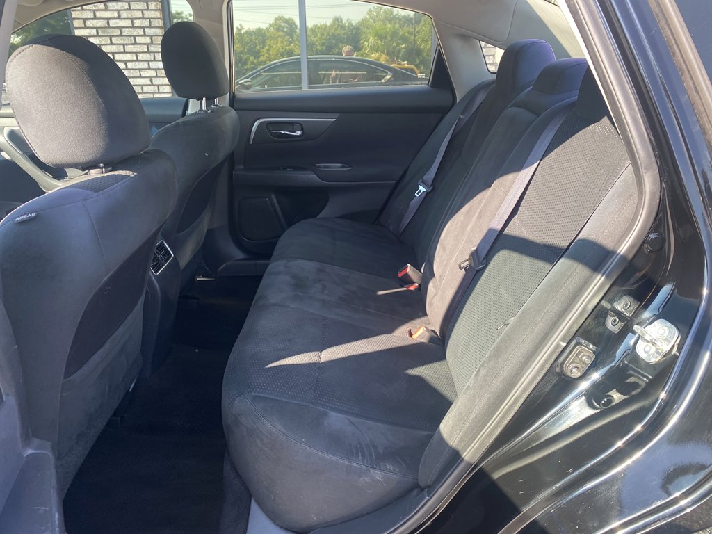 2015 Nissan Altima - $9,995