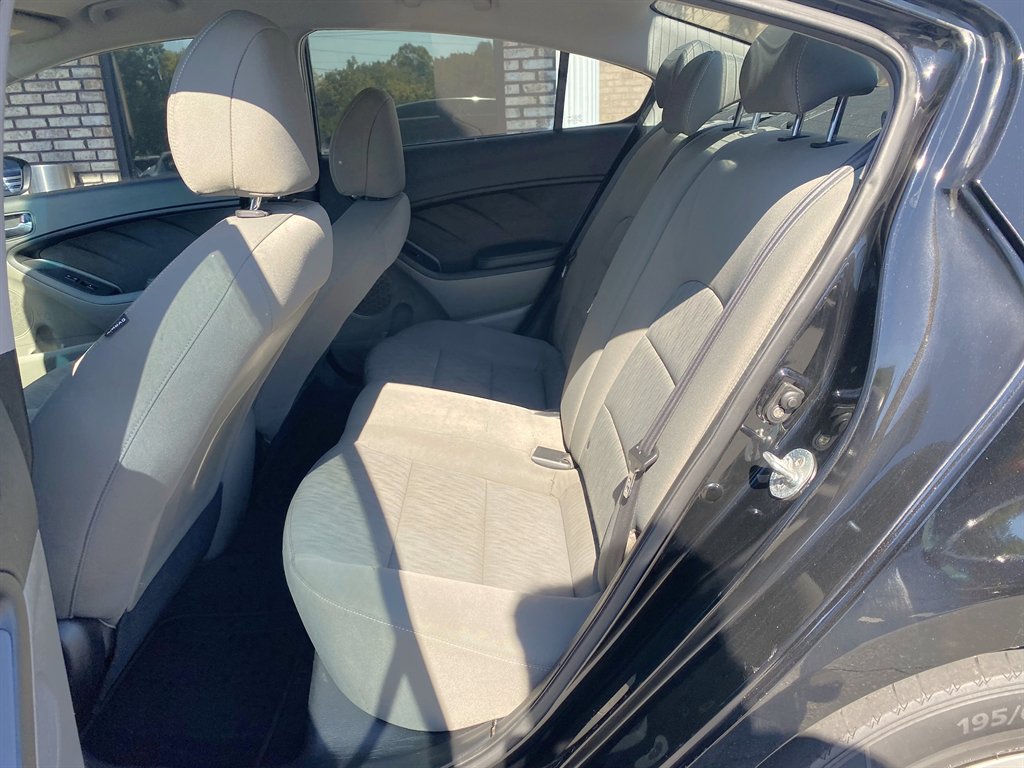 2016 Kia Forte - $9,195