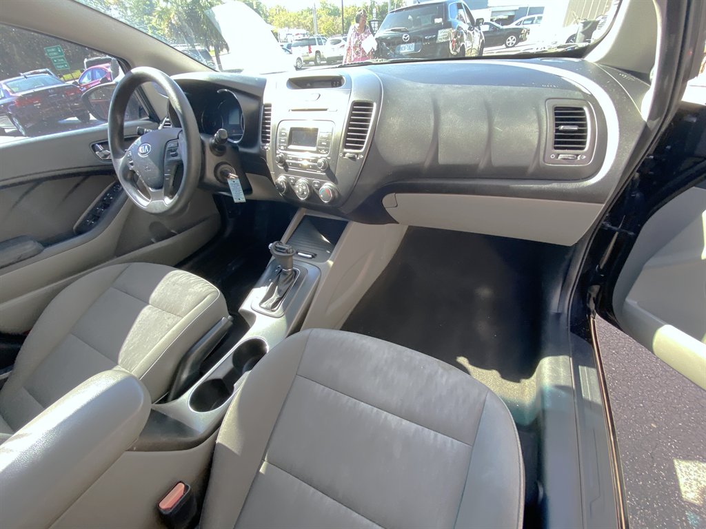 2016 Kia Forte - $9,195