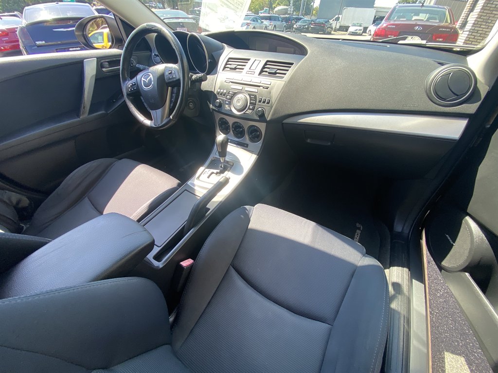 2011 MAZDA MAZDA3 - $8,695