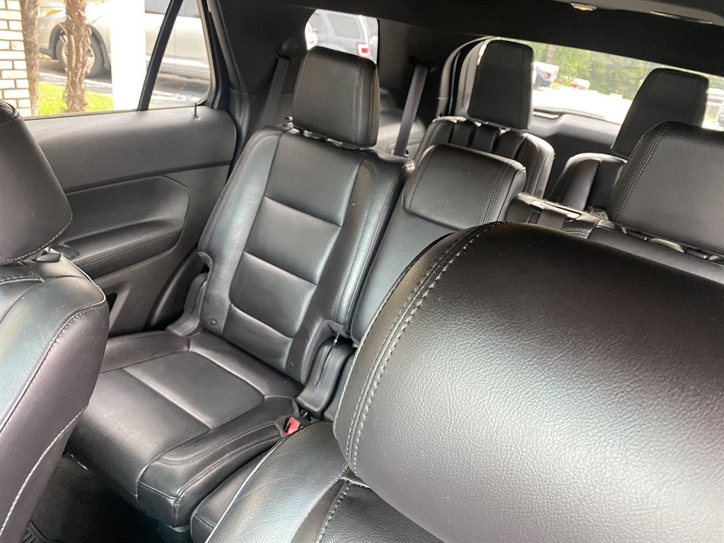 2013 Ford Explorer - $10,500