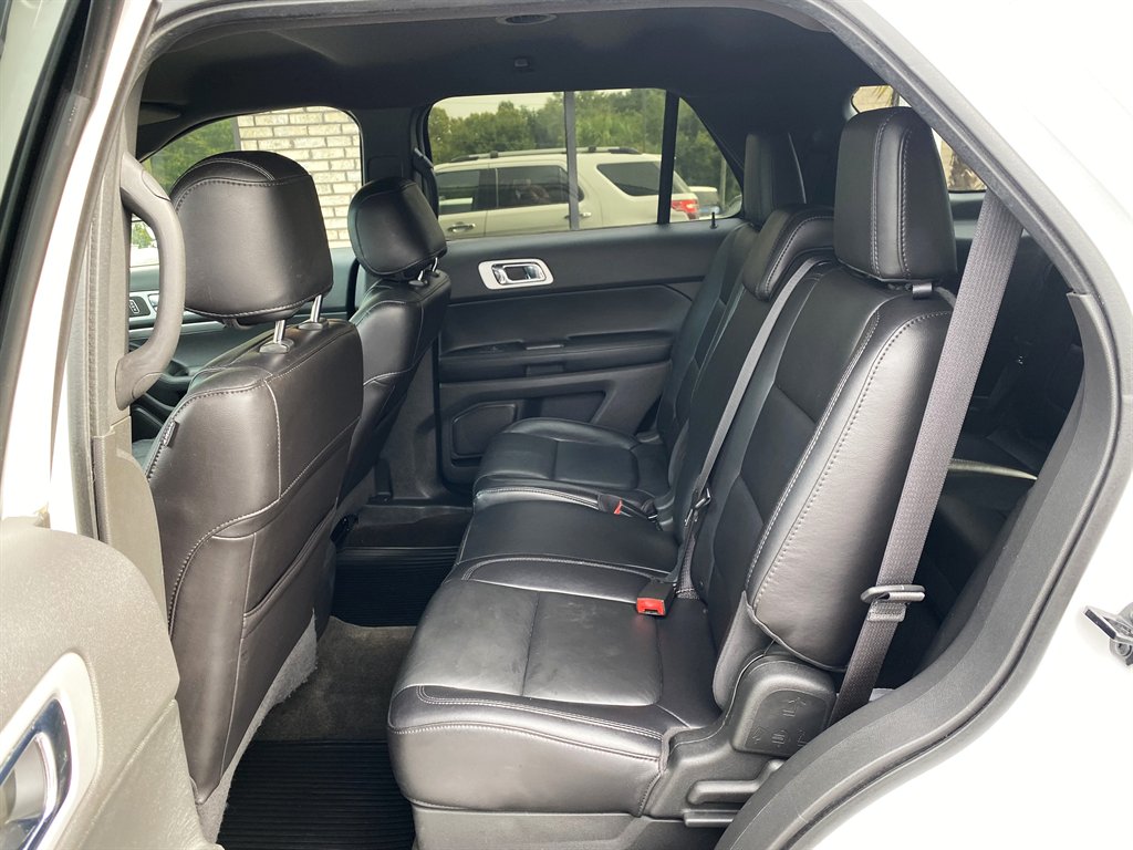 2013 Ford Explorer - $10,500
