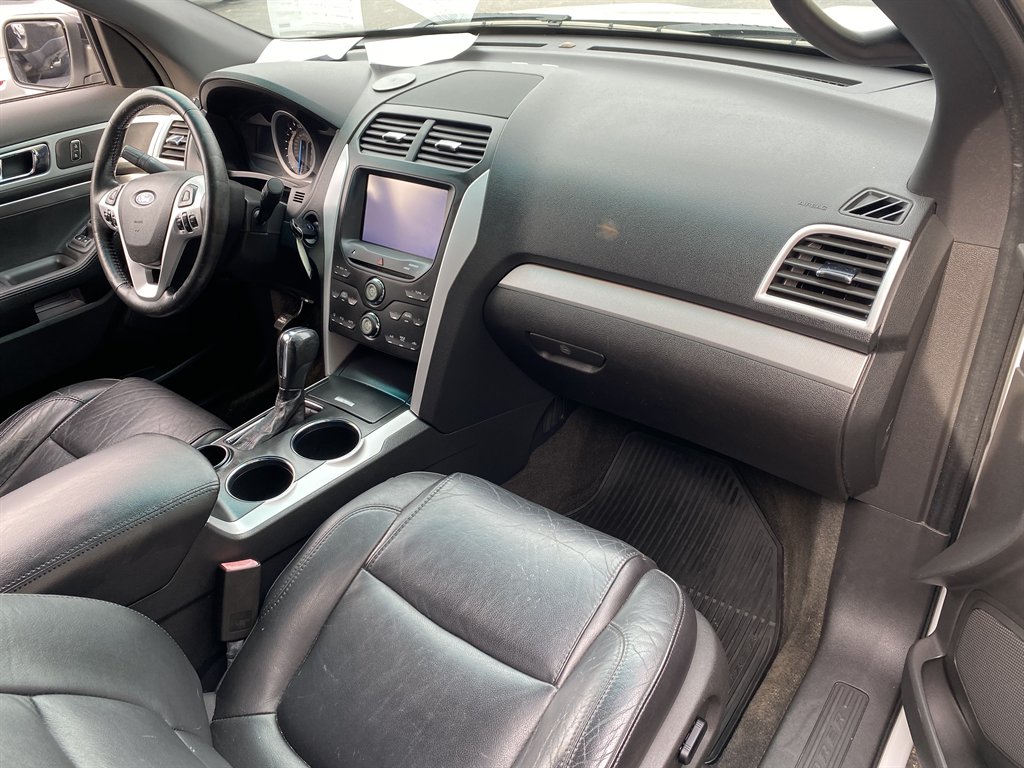 2013 Ford Explorer - $10,500