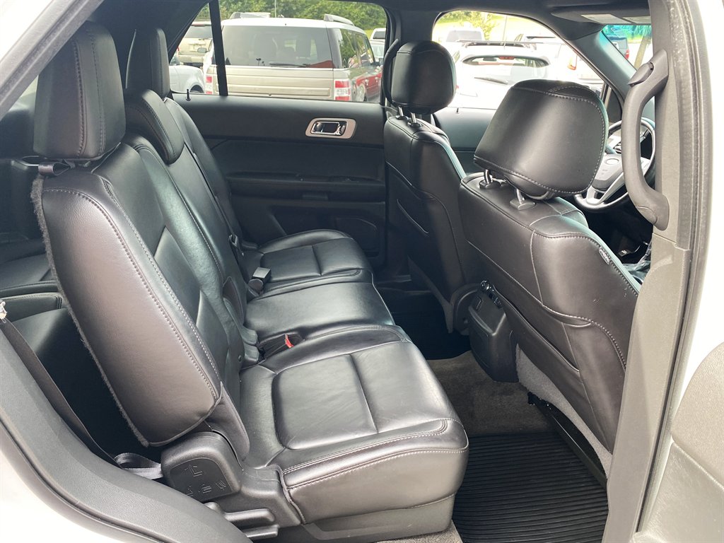 2013 Ford Explorer - $10,500