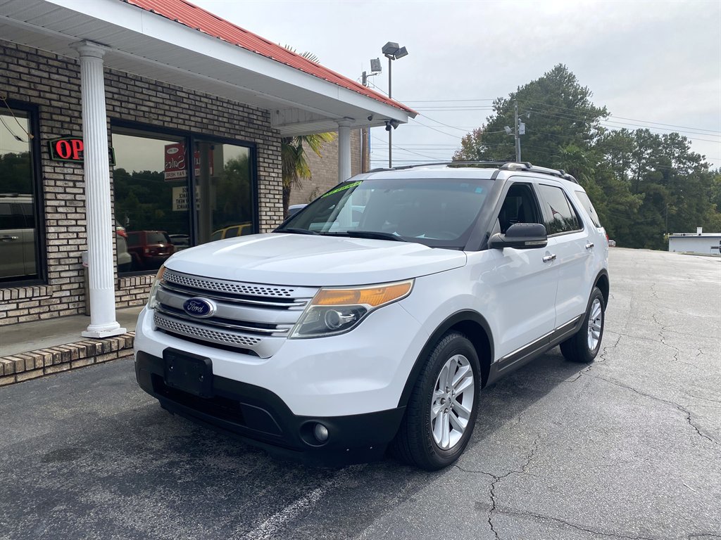2013 Ford Explorer - $10,500