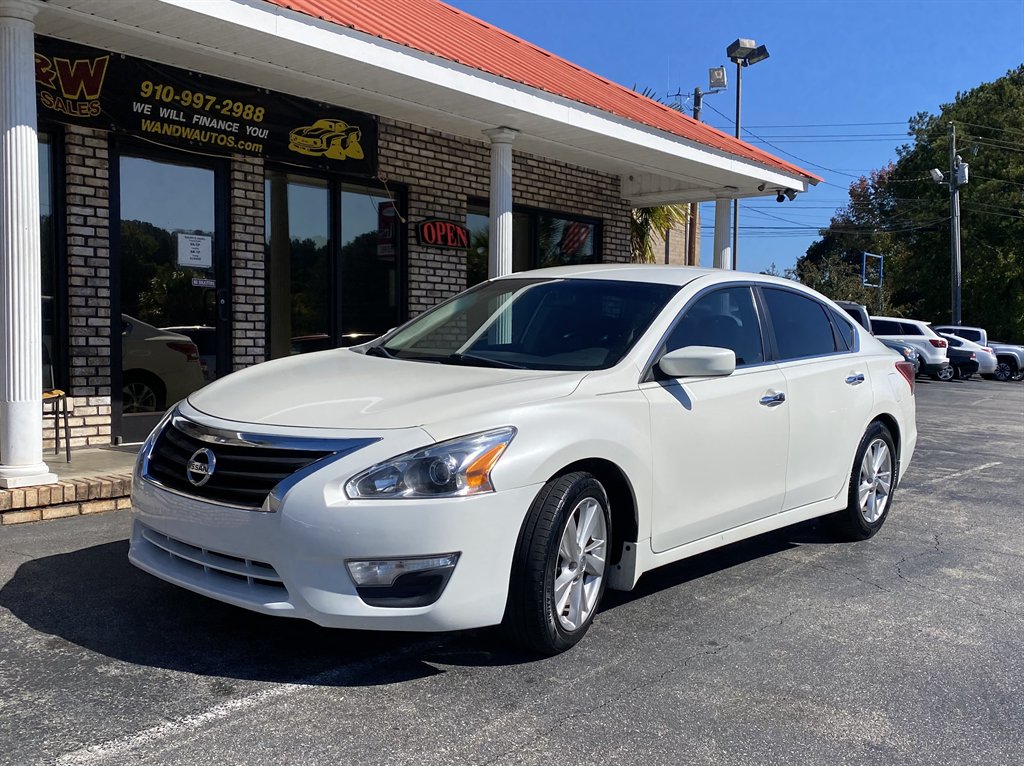 2013 Nissan Altima - $7,995
