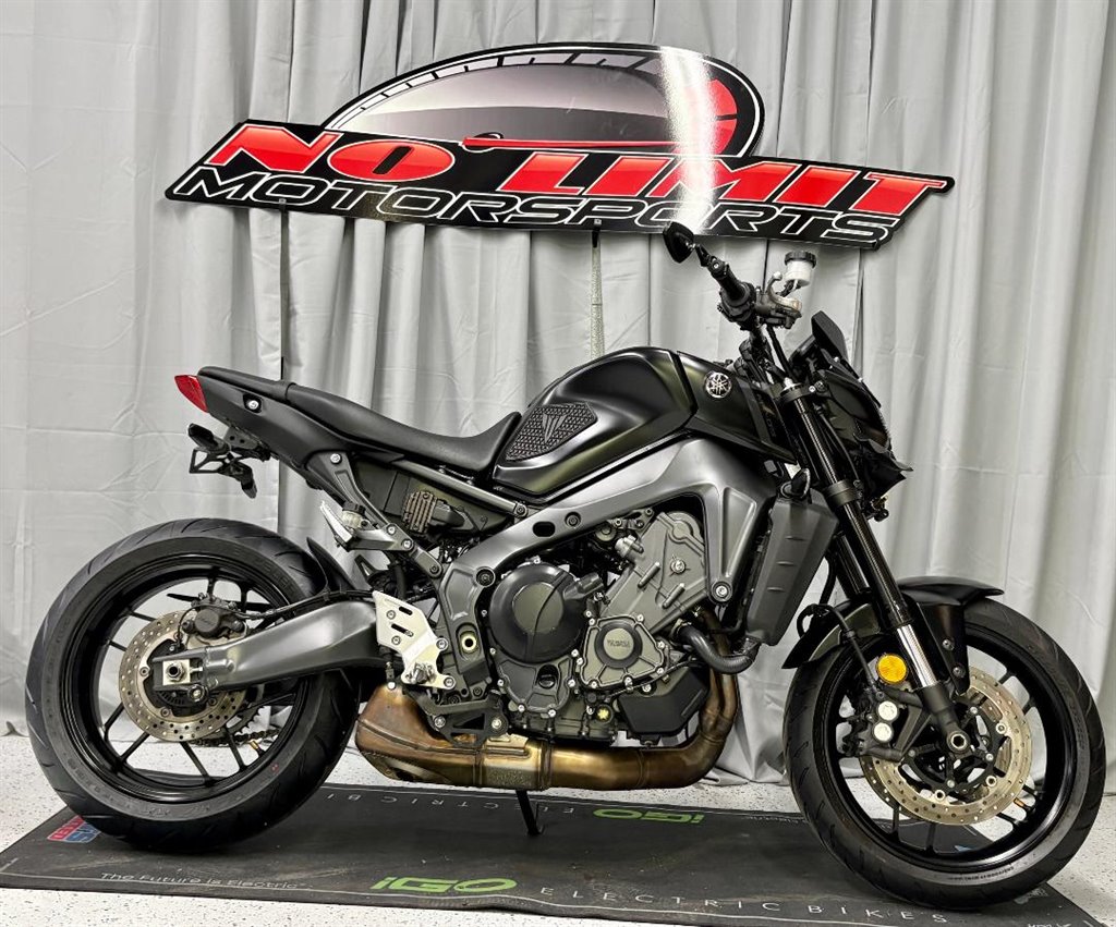 2022 Yamaha Mt-09 - $8,799