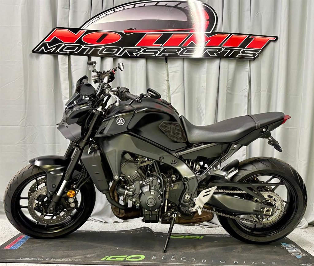 2022 Yamaha Mt-09 - $8,799
