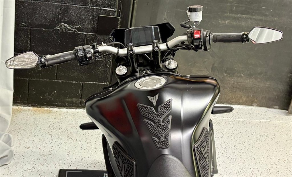2022 Yamaha Mt-09 - $8,799